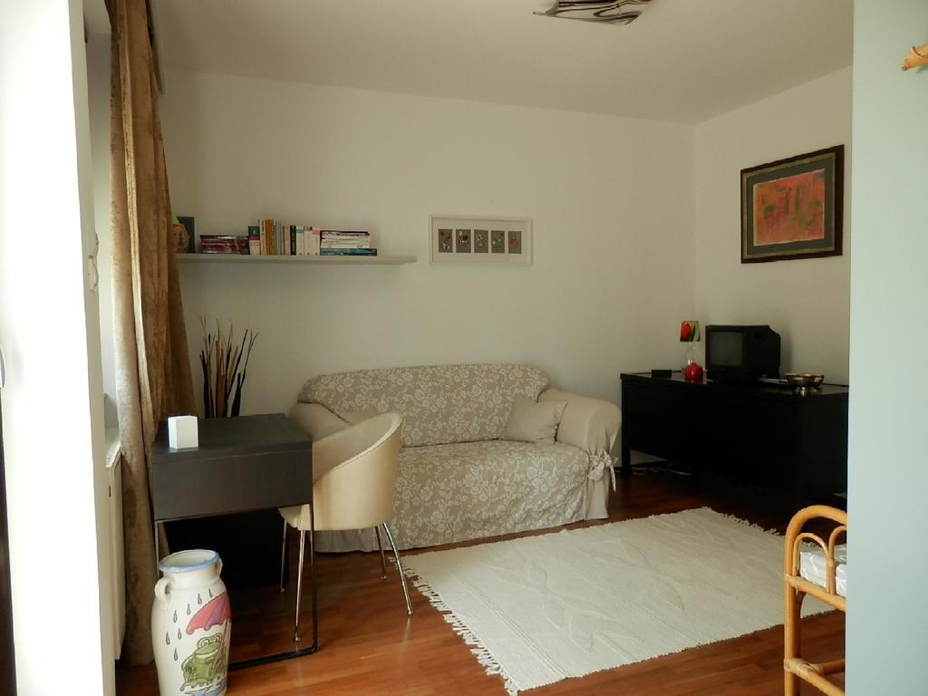 Csiki Apartman Budaors Bilik gambar